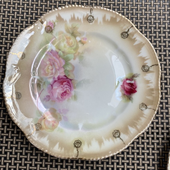Vintage made in Germany roses ceramic plates. Small plates. 6". - Picture 6 of 16